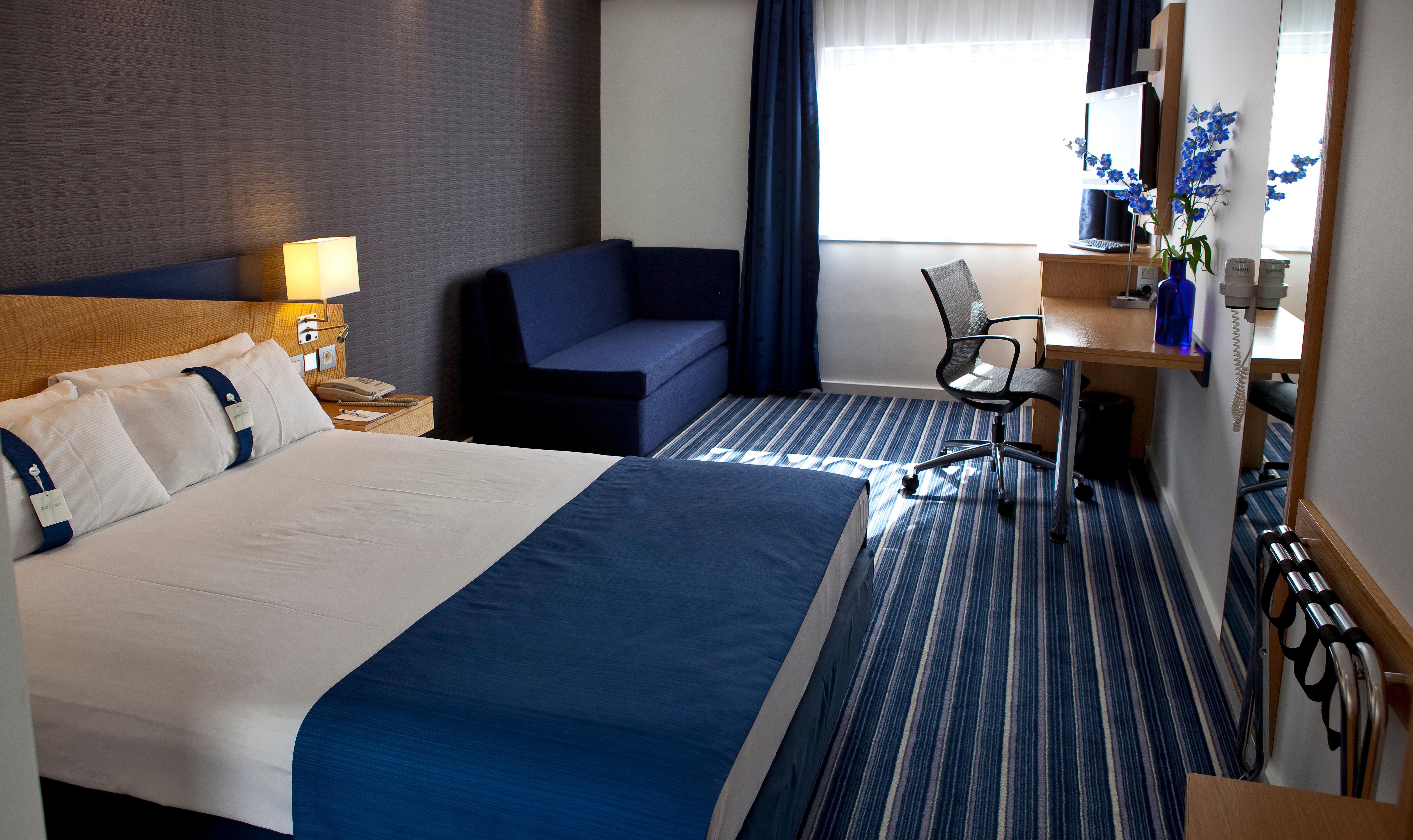 Holiday Inn Express Mechelen City Centre By Ihg Exterior photo