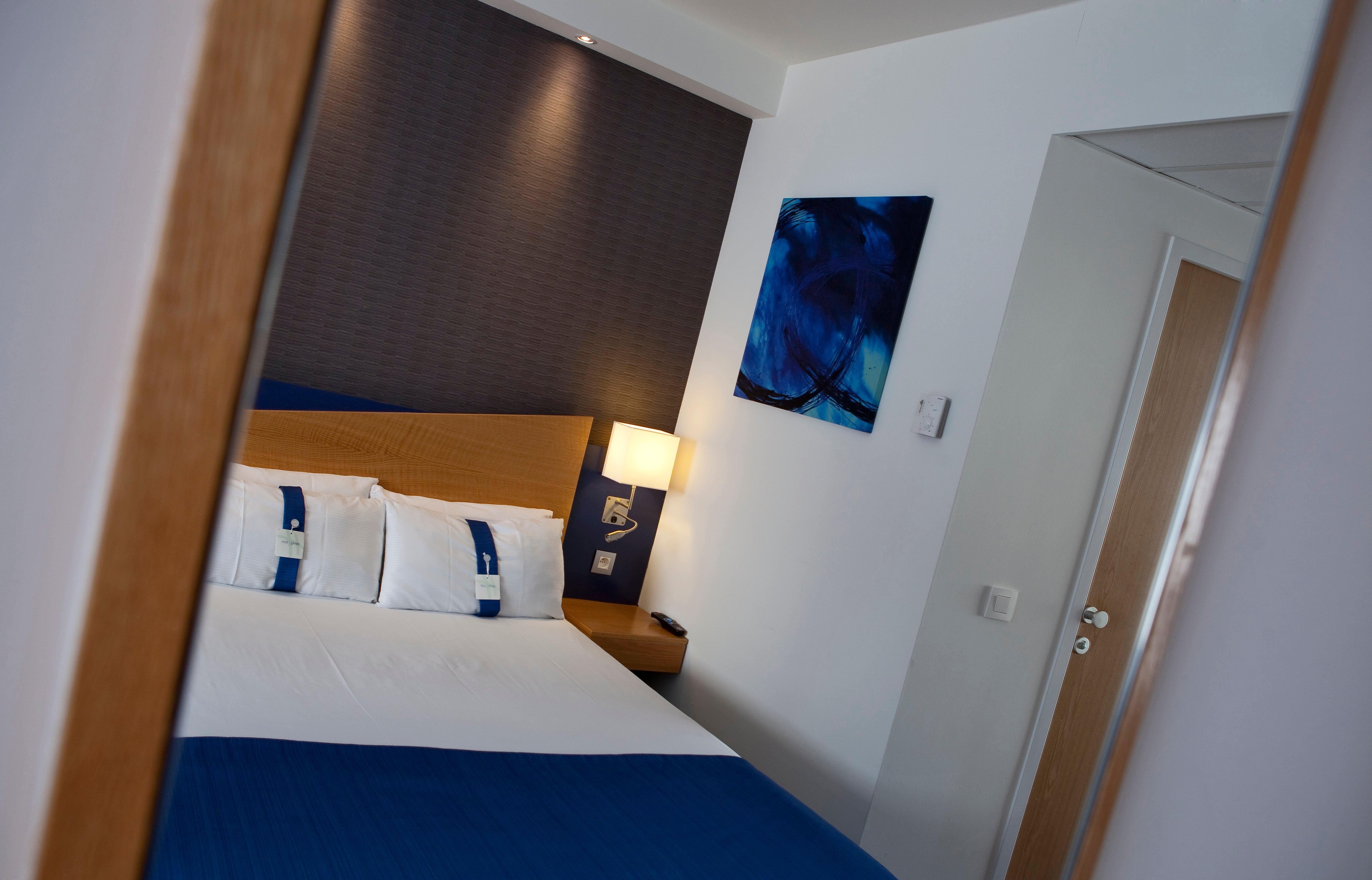Holiday Inn Express Mechelen City Centre By Ihg Exterior photo