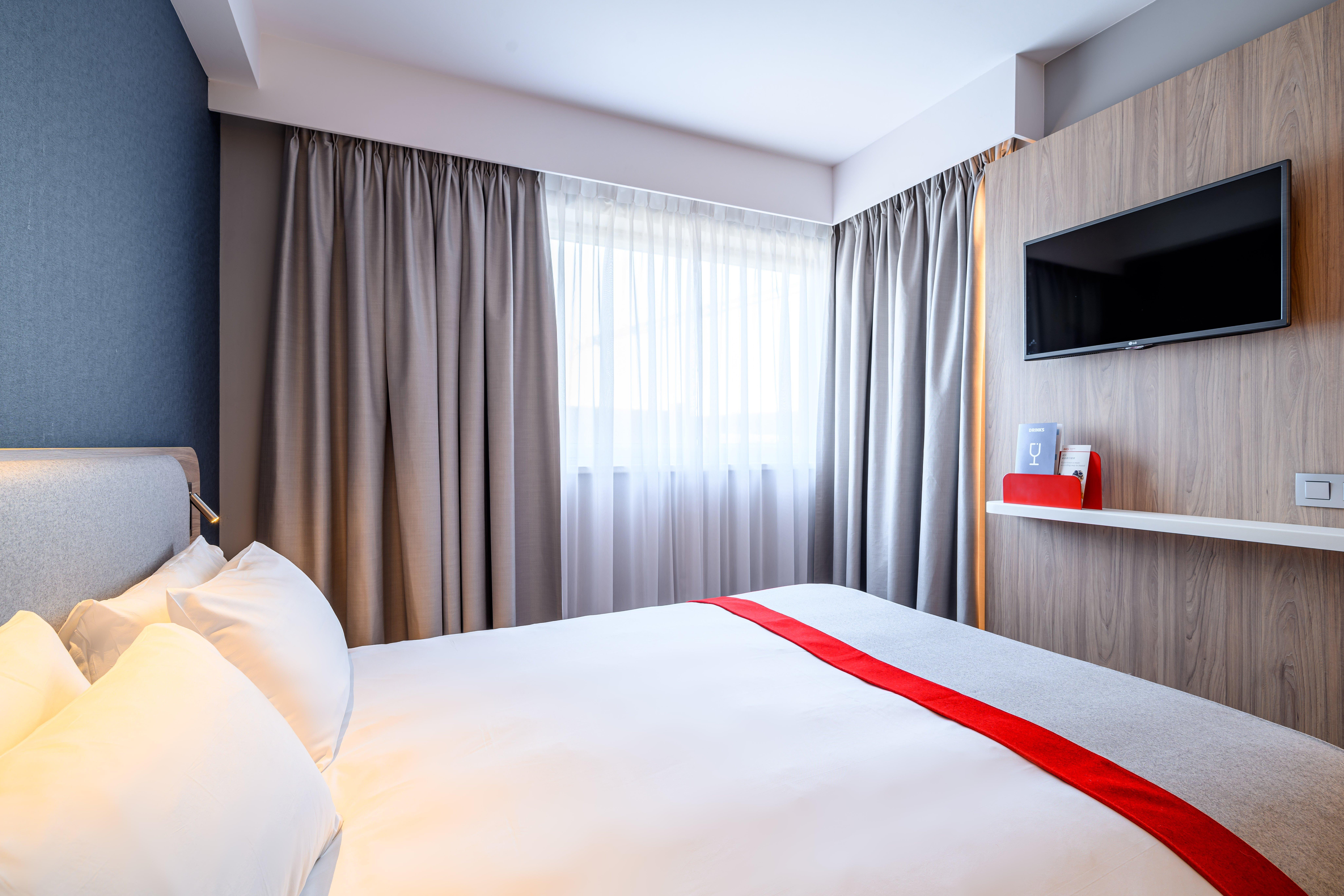 Holiday Inn Express Mechelen City Centre By Ihg Exterior photo