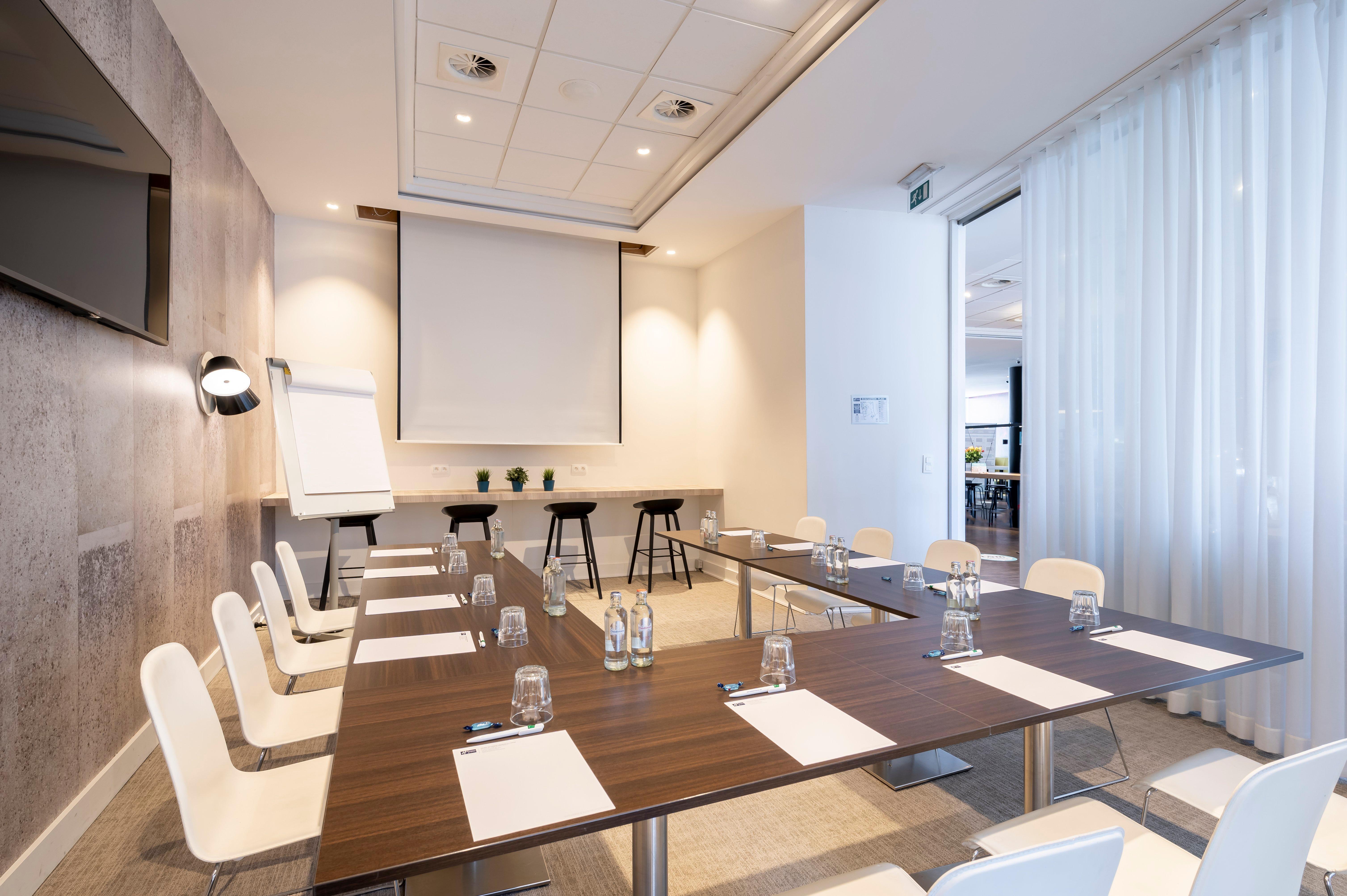 Holiday Inn Express Mechelen City Centre By Ihg Exterior photo
