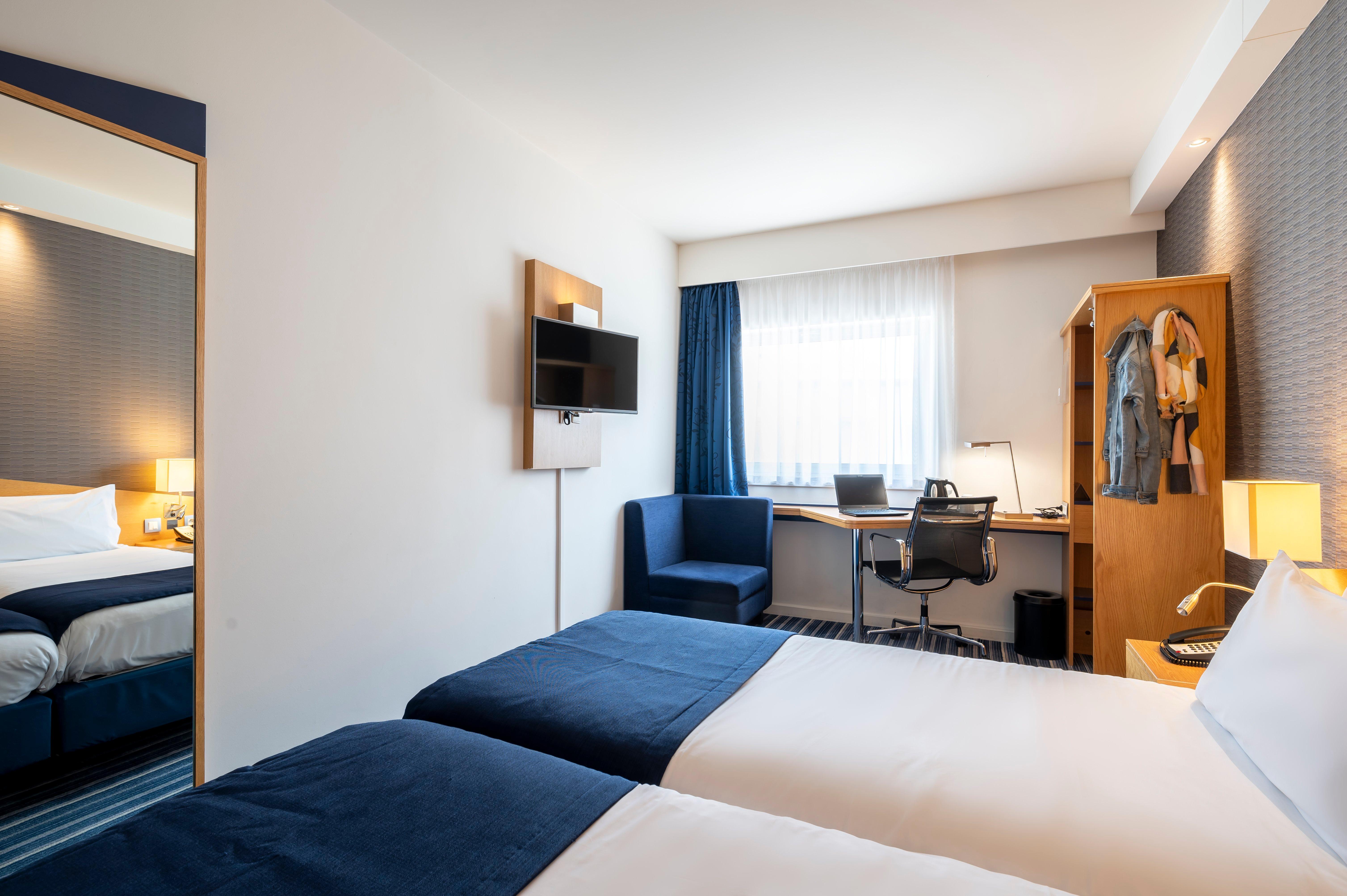 Holiday Inn Express Mechelen City Centre By Ihg Exterior photo