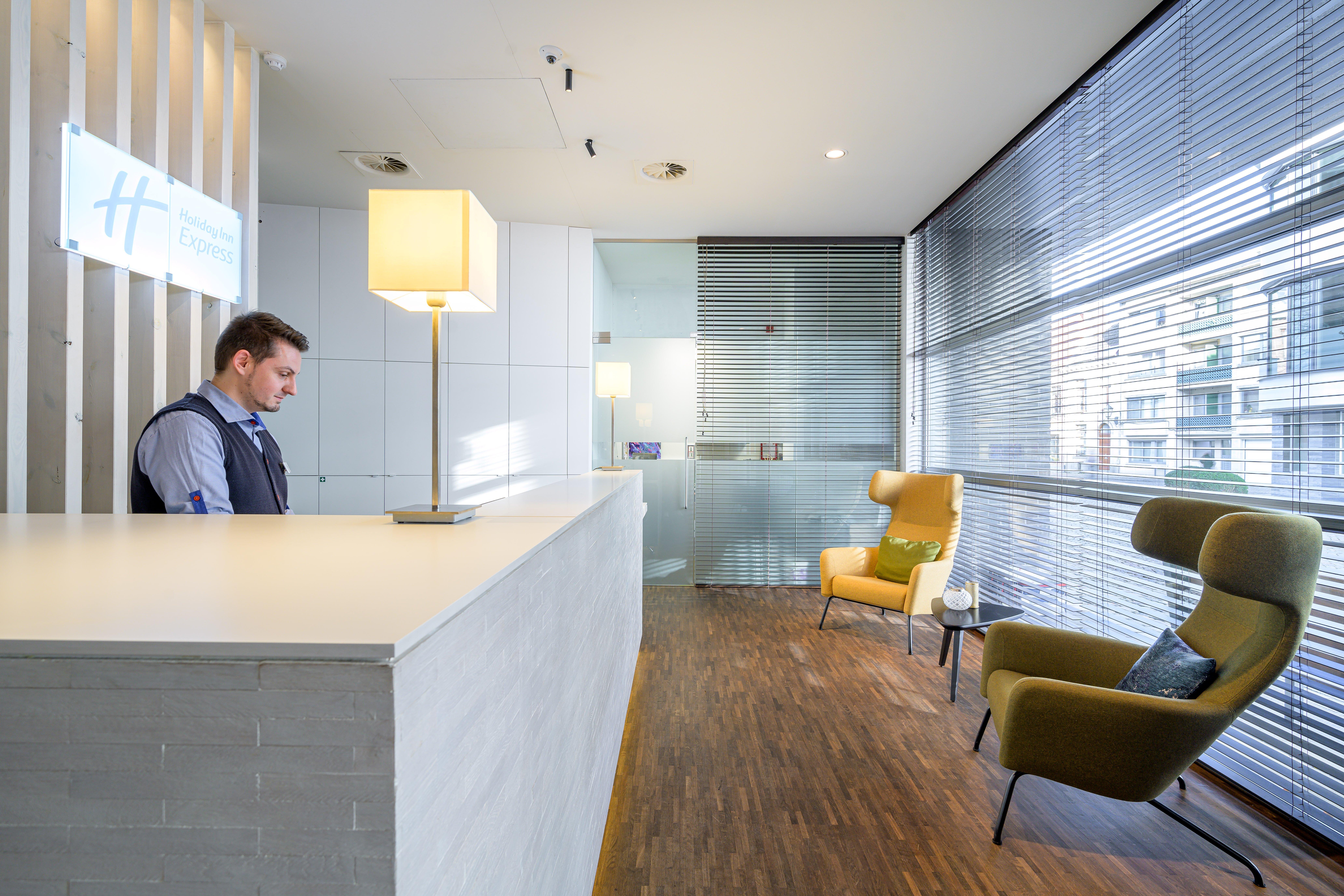 Holiday Inn Express Mechelen City Centre By Ihg Exterior photo
