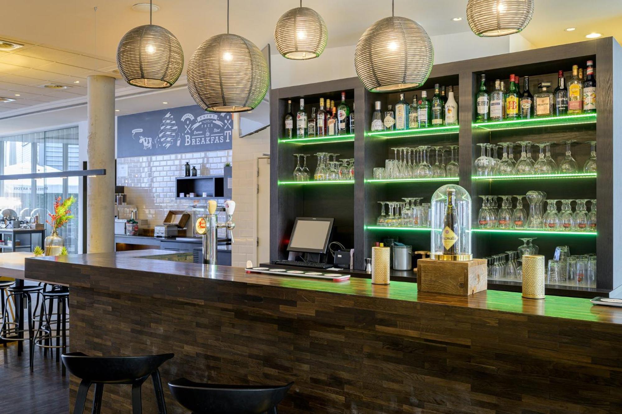 Holiday Inn Express Mechelen City Centre By Ihg Exterior photo