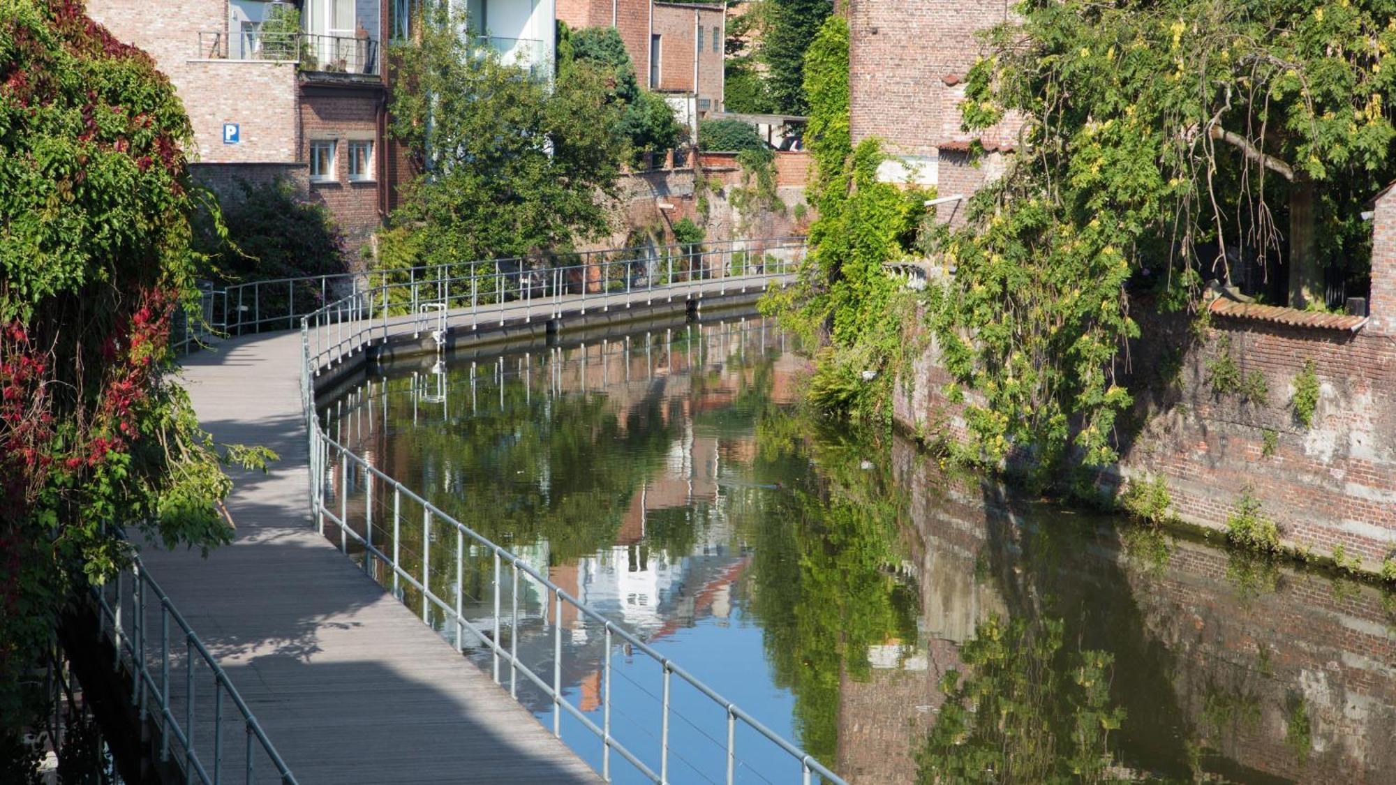 Holiday Inn Express Mechelen City Centre By Ihg Exterior photo